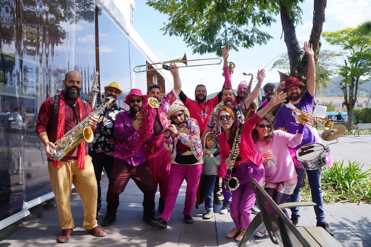 Atrações carnavalescas encerram a temporada de verão do Floripa Jazz