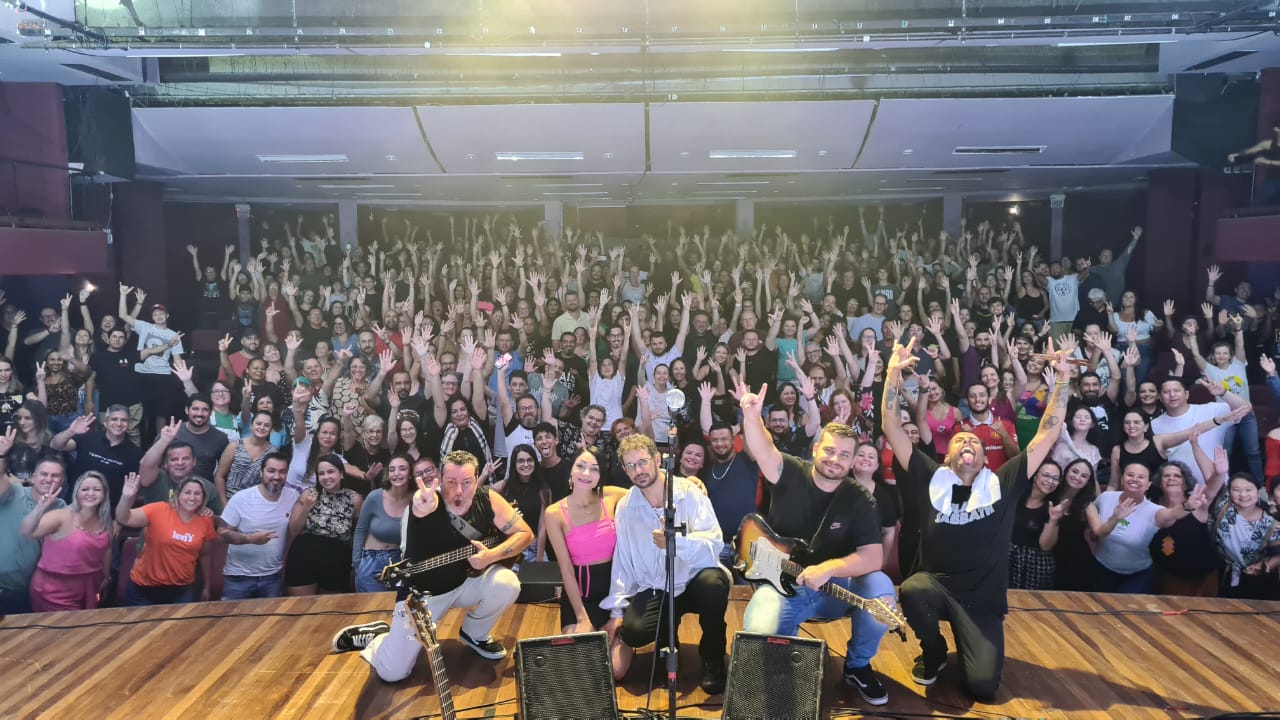 Navegantes recebe show em homenagem à banda Legião Urbana