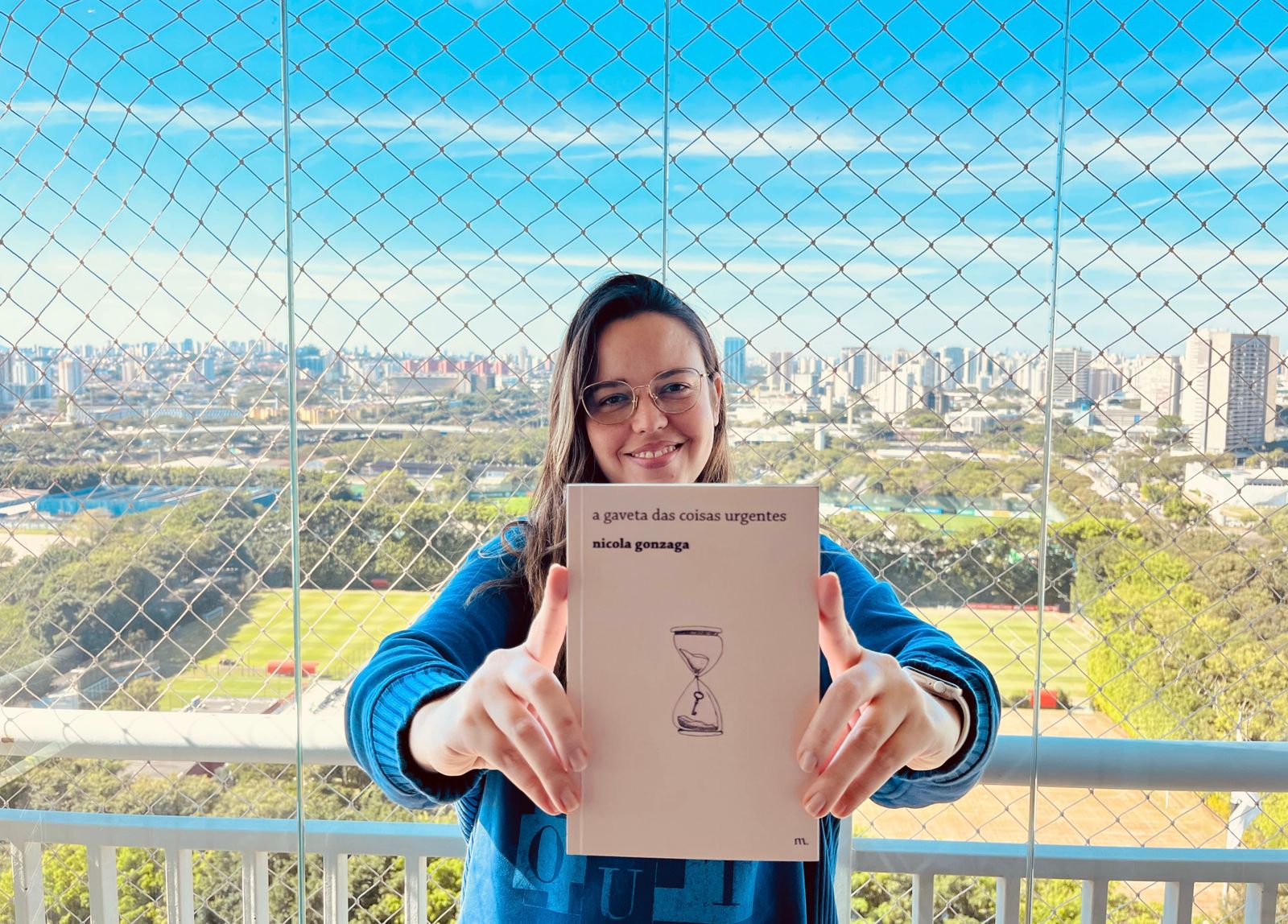 Escritora manezinha Nicola Gonzaga lança o livro em Floripa nesta sexta-feira (11)