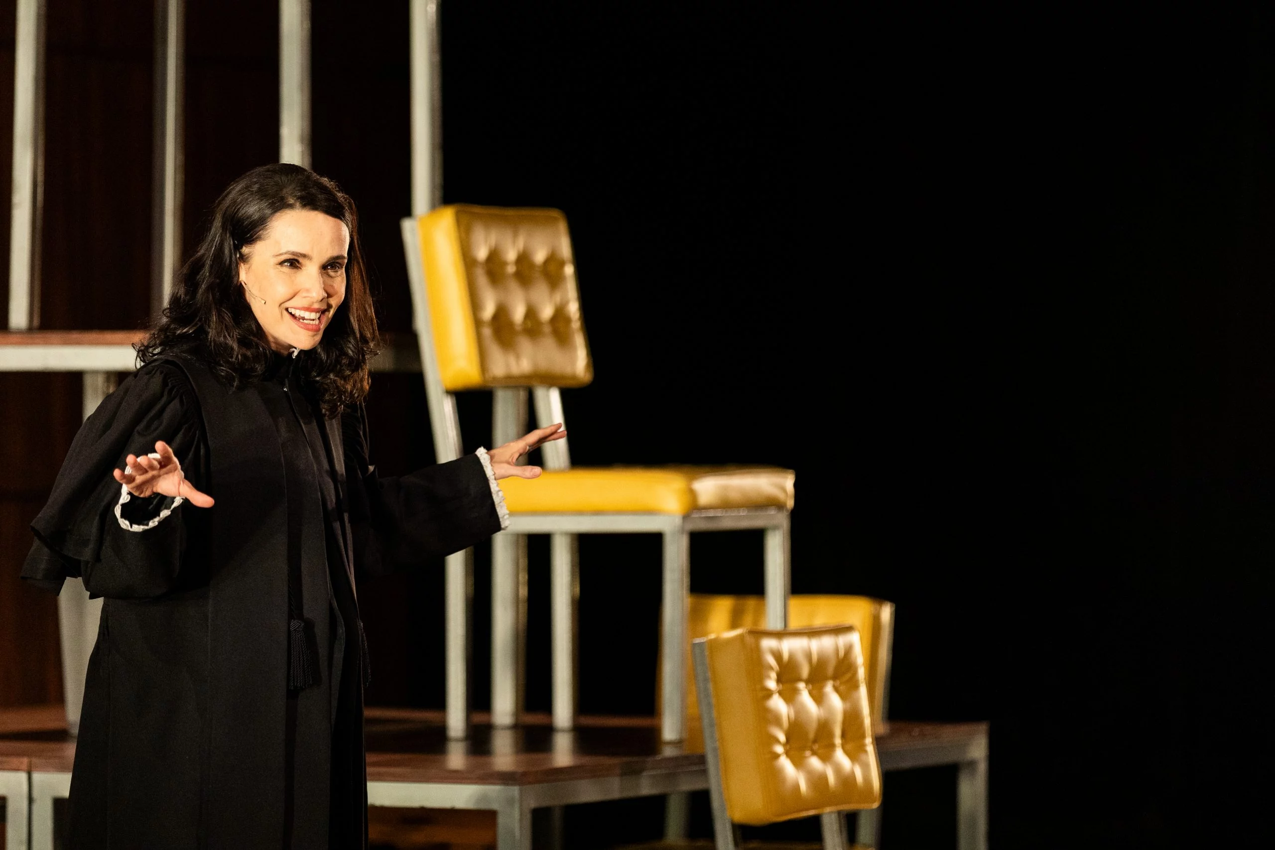 Débora Falabella apresenta espetáculo “Prima Facie” em Florianópolis no fim de maio