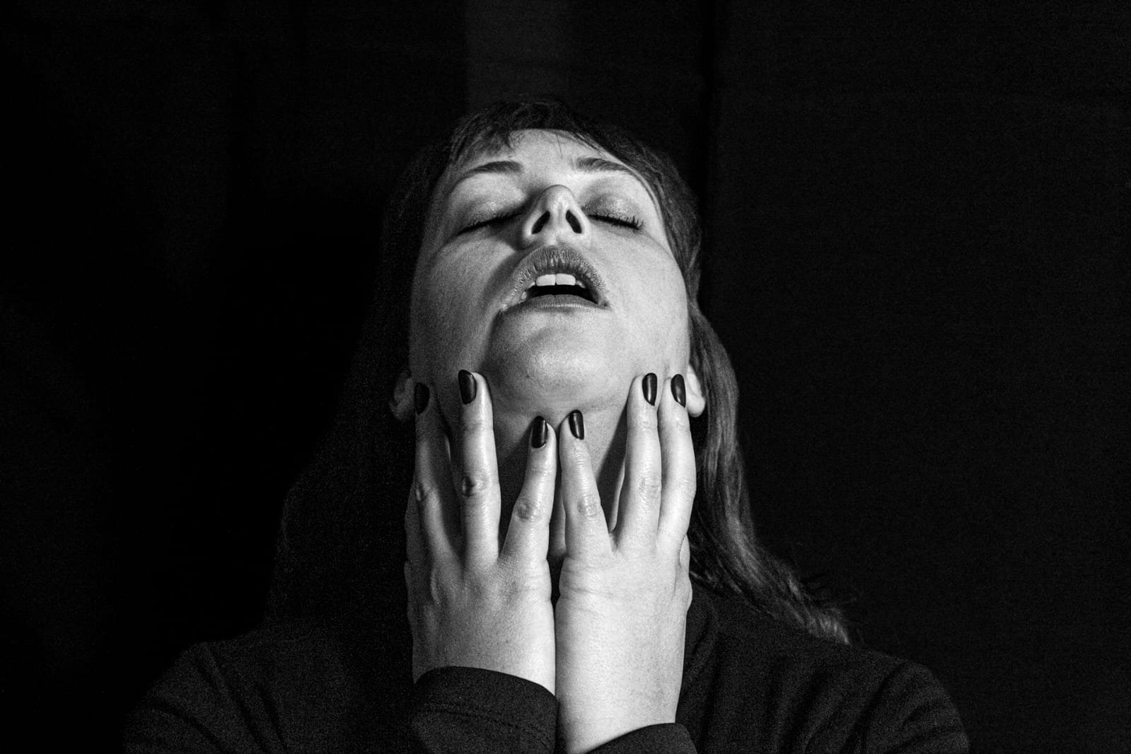 Catarinense Ana Paula Beling lança primeiro single do álbum autoral “Fêmea-Motriz”