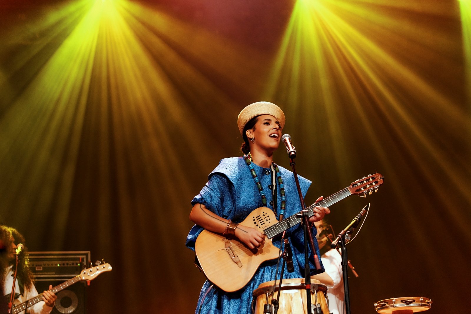 Ancestralidade, memória e música brasileira: Tainá Santos apresenta espetáculo “Travessia” em São José