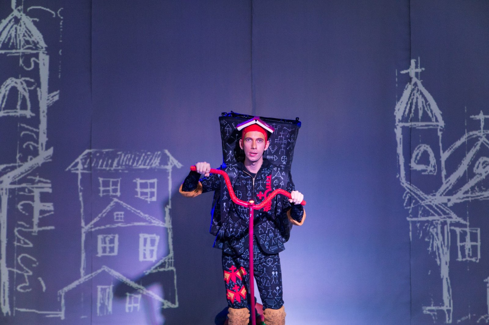 Espetáculo infantil “CaÊ” volta a Itajaí com teatro e oficinas gratuitas para estudantes