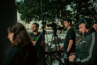 Oficina gratuita oferece formação e oportunidade de experiência em set de filmagem em Balneário Camboriú