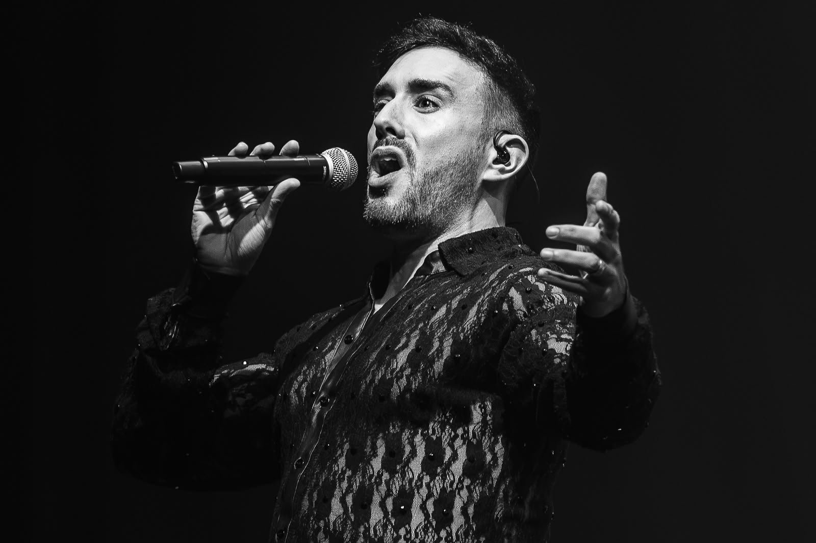 Camerata Florianópolis e cantor norte-americano Nick Scalzo se unem em tributo inédito a Frank Sinatra