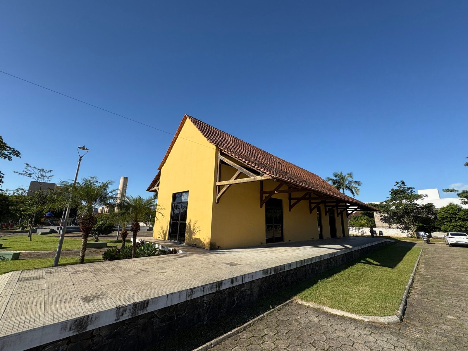 Maré Pexera transforma memórias, paisagens e modos de viver Itajaí em poesia